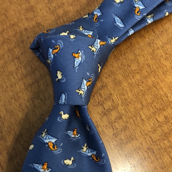 Salvatore Ferragamo 100% blue silk tie featuring paper boat with duck and fish - Picture 7 of 7